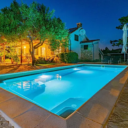 Holiday home Beautiful In With Wifi