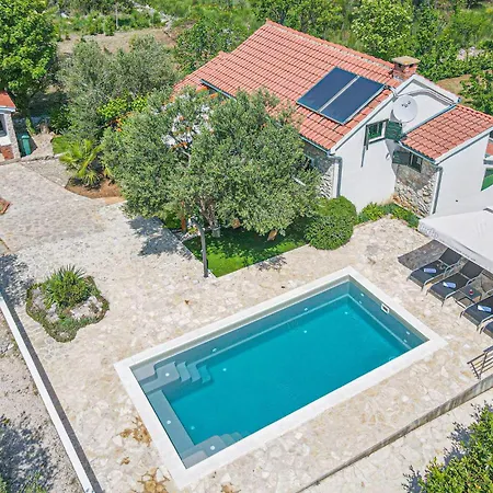 Holiday home Beautiful In With Wifi Vodice